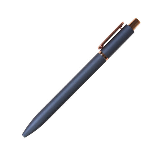 BOLIGRAFO CON BARRIL DE ALUMINIO Y DETALLES EN METAL CROMADO COLOR ROSE GOLD. TINTA DE ESCRITURA AZUL. INCLUYE ESTUCHE DE CARTON INDIVIDUAL Miniatura